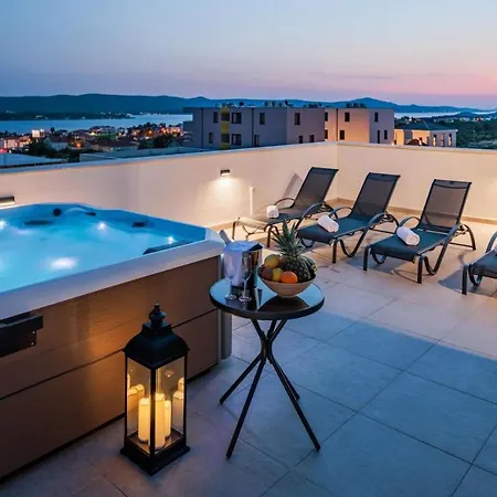 Gizella * Свети-Филип-и-Яков